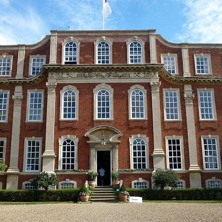 Hotel Chicheley Hall Exterior foto