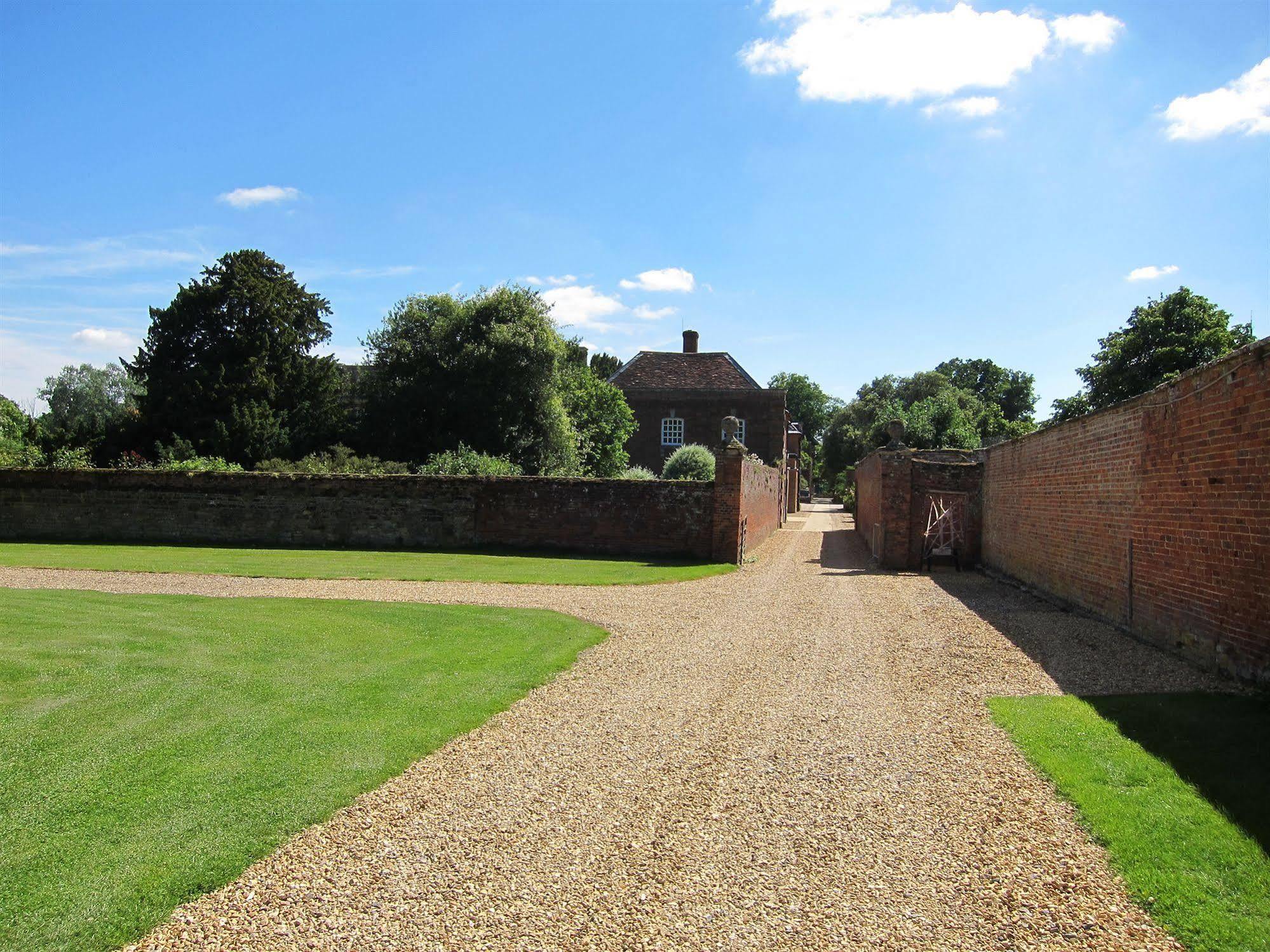 Hotel Chicheley Hall Exterior foto